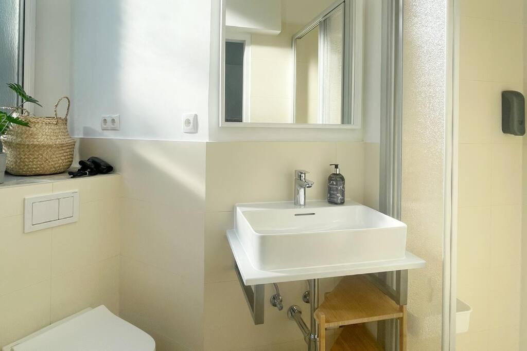 Posh Studio Apartment - Stylish & Urban Wien Exterior foto